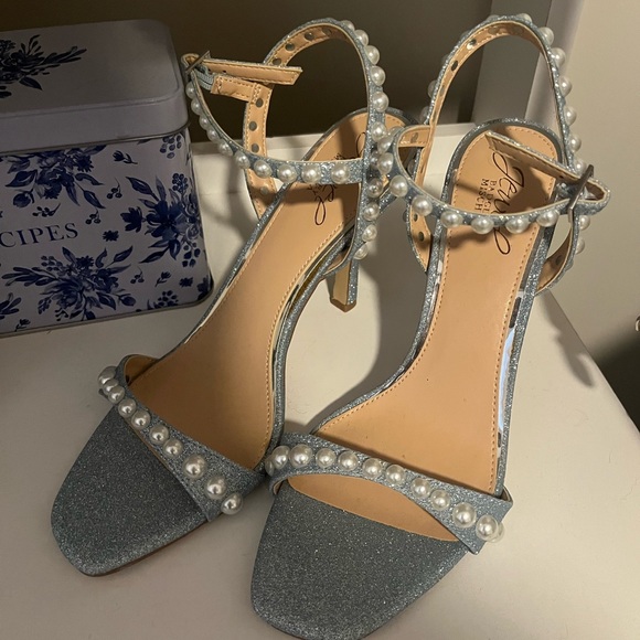 badgley mischka blue pearl heels - Picture 2 of 8